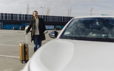 Od wjazdu na parking do wejścia do terminala — jak wygląda cały proces przed lotem